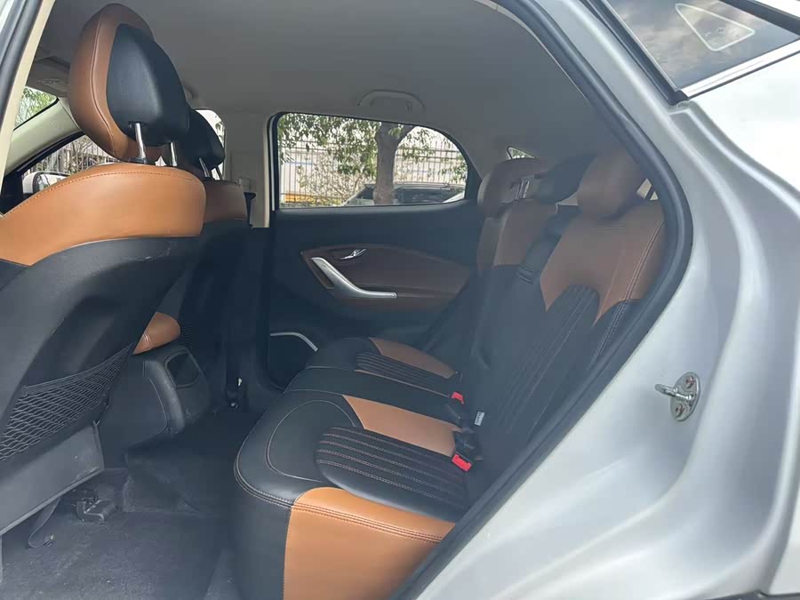 Soueast DX7 2017 car image #7