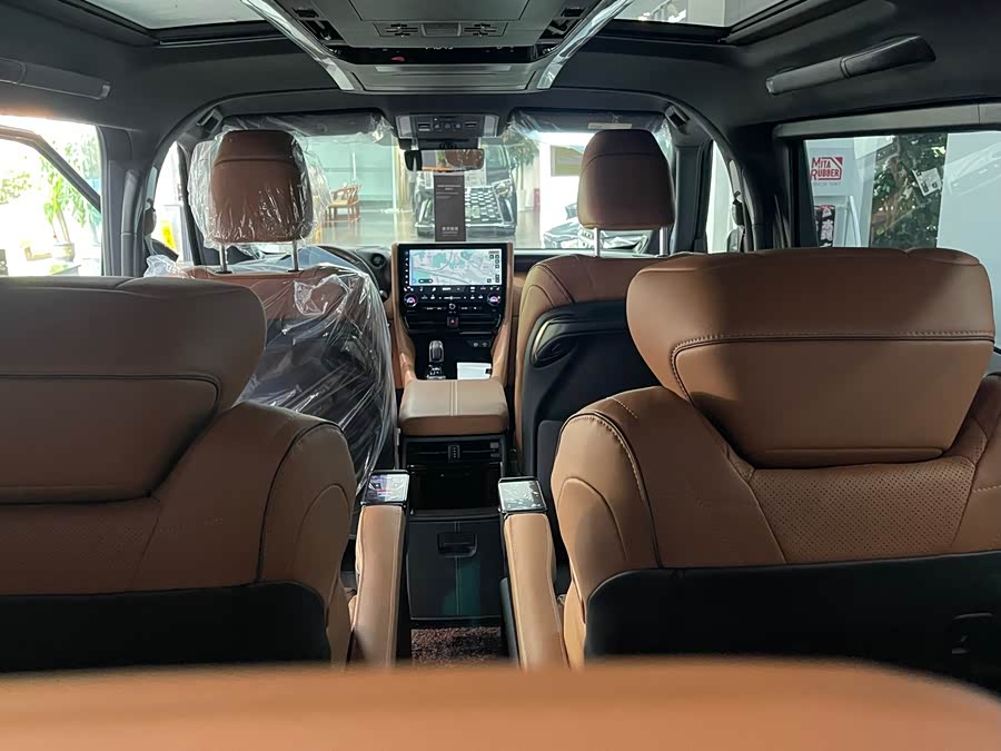 Toyota Alphard car image #7