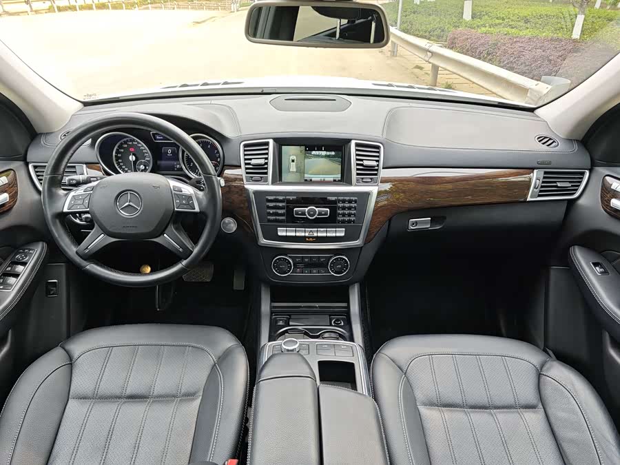 Mercedes-Benz GL Class 2016 immagine di auto #7