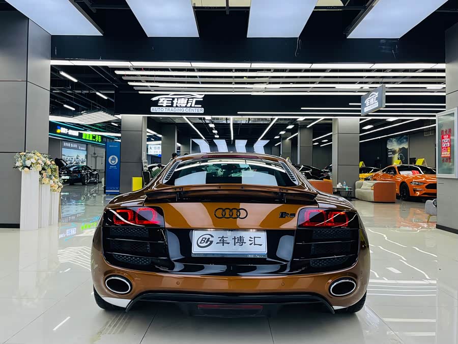 Audi R8 2012 car image #7