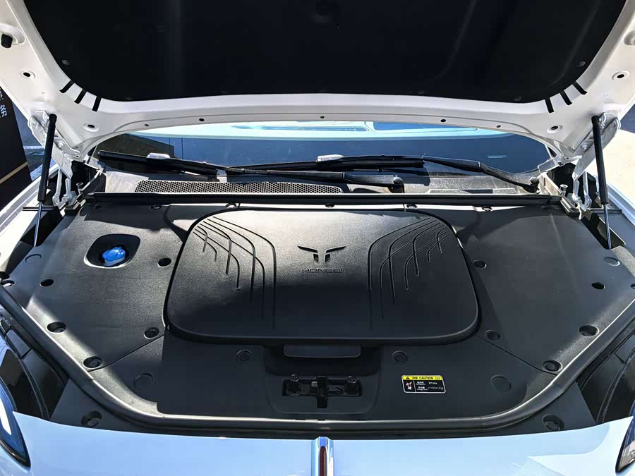 HongQi TianGong 08 2025 #7 HongQi TianGong 08 2025 car image #7