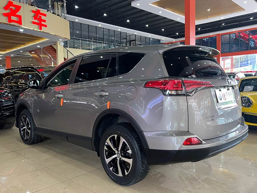 Toyota RAV4 2019 car image #7