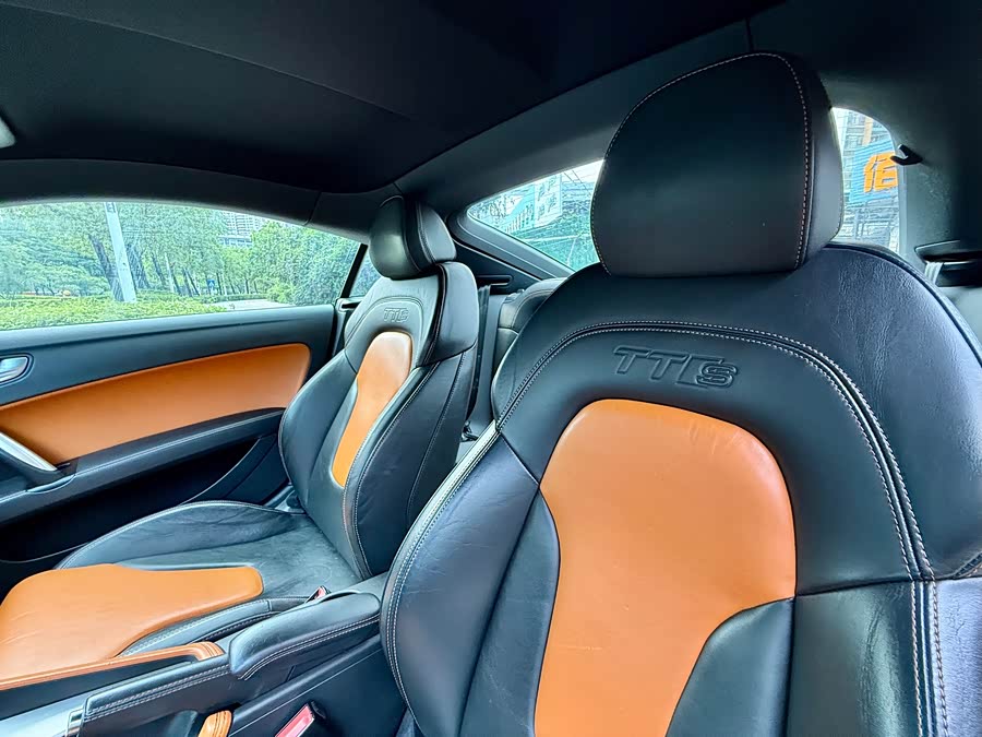 Audi TTS 2011 car image #7