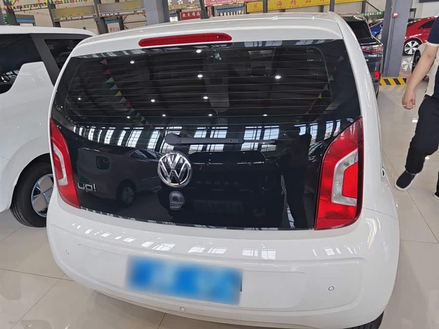 Volkswagen up! 2015 immagine di auto #7