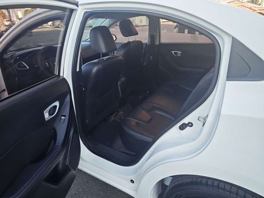 GAC Trumpchi GA3 2013 #7 GAC Trumpchi GA3 2013 car image #7