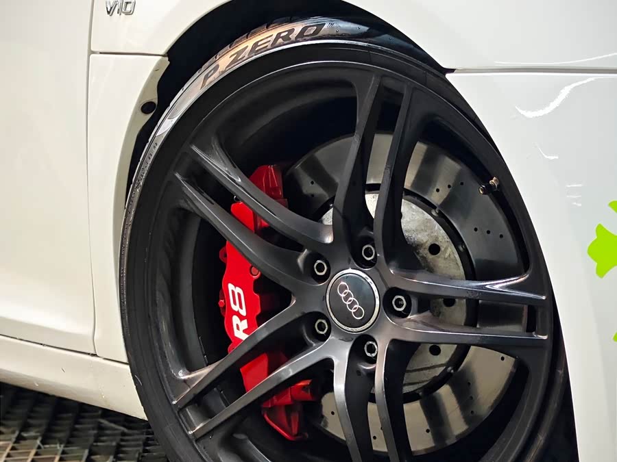 Audi R8 2012 immagine di auto #7