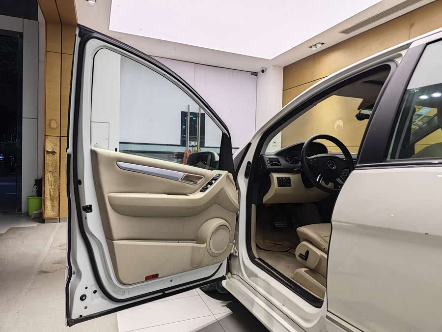 Mercedes-Benz B Class 2010 #7 Mercedes-Benz B Class 2010 car image #7