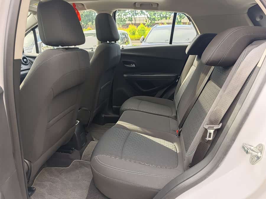 Chevrolet Tracker 2015 car image #7