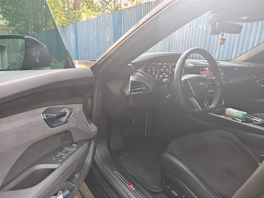 Audi RS e-tron GT 2024 #7 Audi RS e-tron GT 2024 car image #7