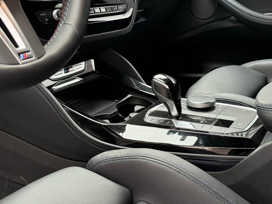 BMW X4 M40i 2024 #7 BMW X4 M40i 2024 car image #7