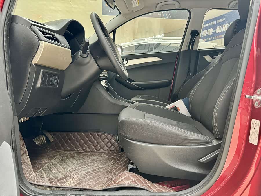 哪吒汽车 哪吒N01 2020 汽车图片 #7