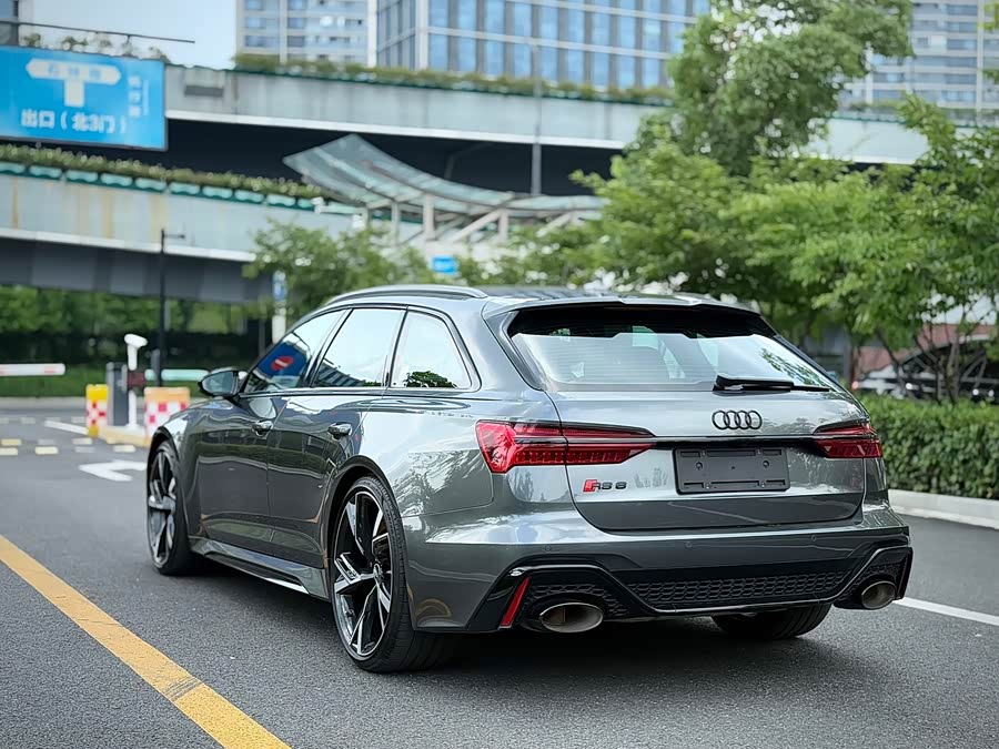 Audi RS 6 2023 car image #7