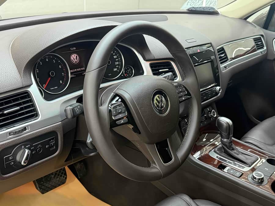 Volkswagen Touareg 2014 car image #7