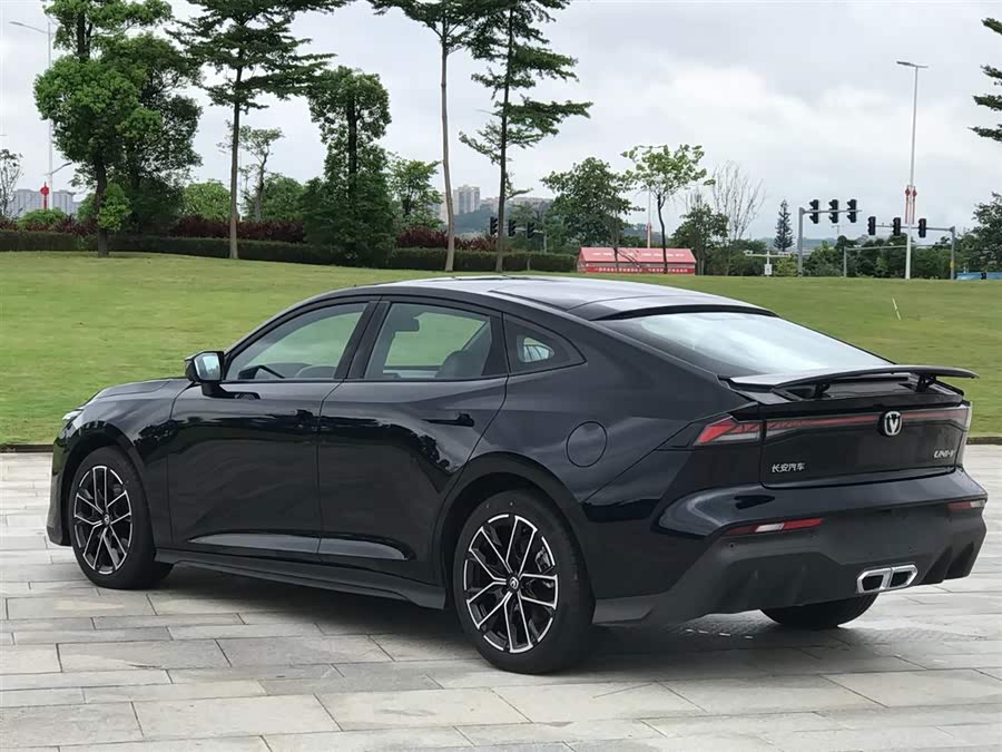 Changan UNI-V iDD 2024 #7 Changan UNI-V iDD 2024 car image #7