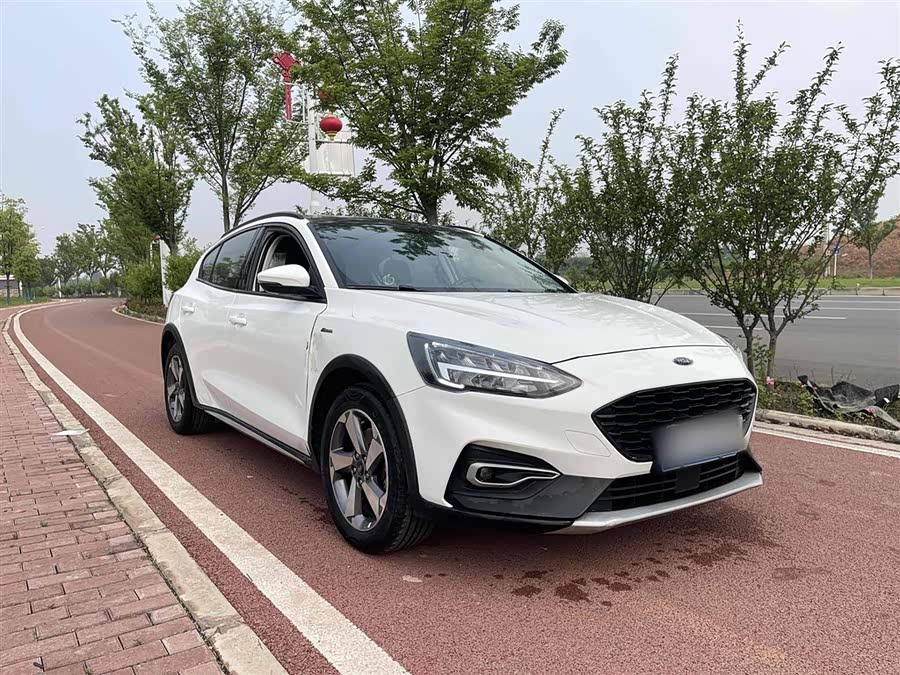 Ford Focus Active 2021 car image #7