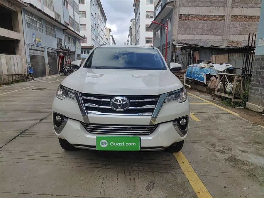 Toyota Fortuner 2018 car image #7