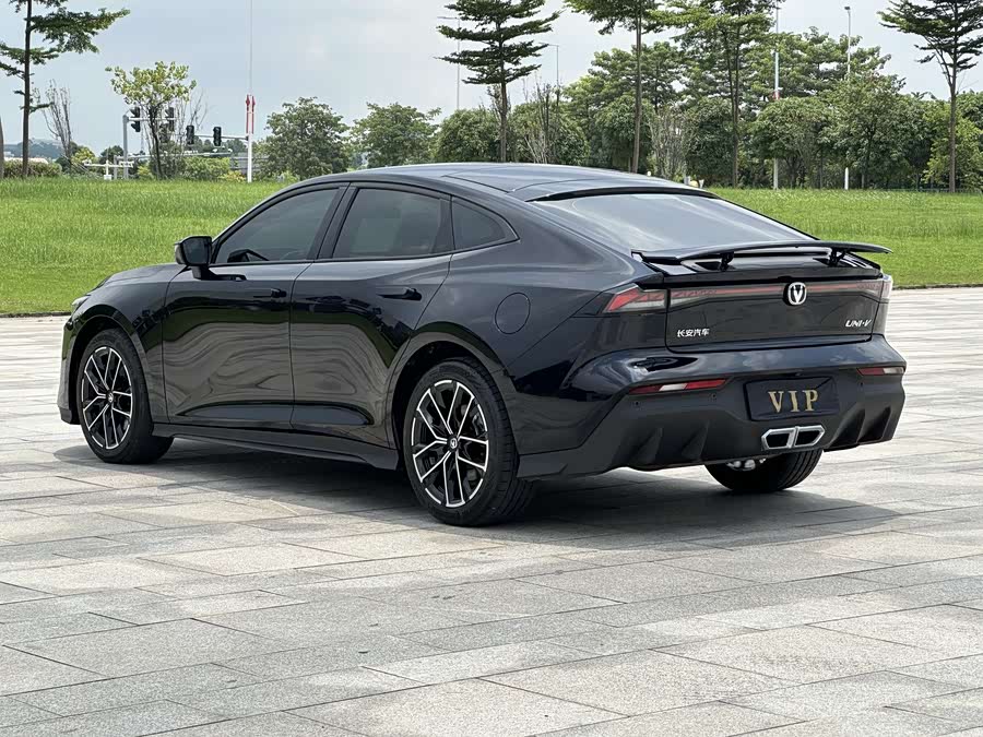 Changan UNI-V iDD 2024 صورة سيارة #7