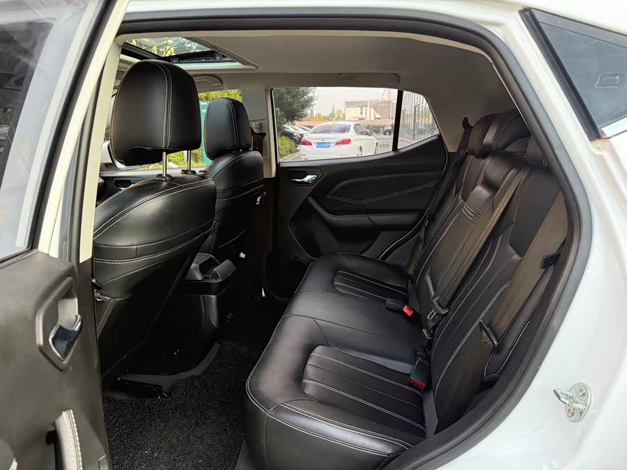 Soueast DX3 2019 #7 Soueast DX3 2019 car image #7