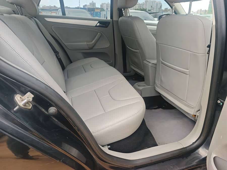 Volkswagen Bora 2012 immagine di auto #7