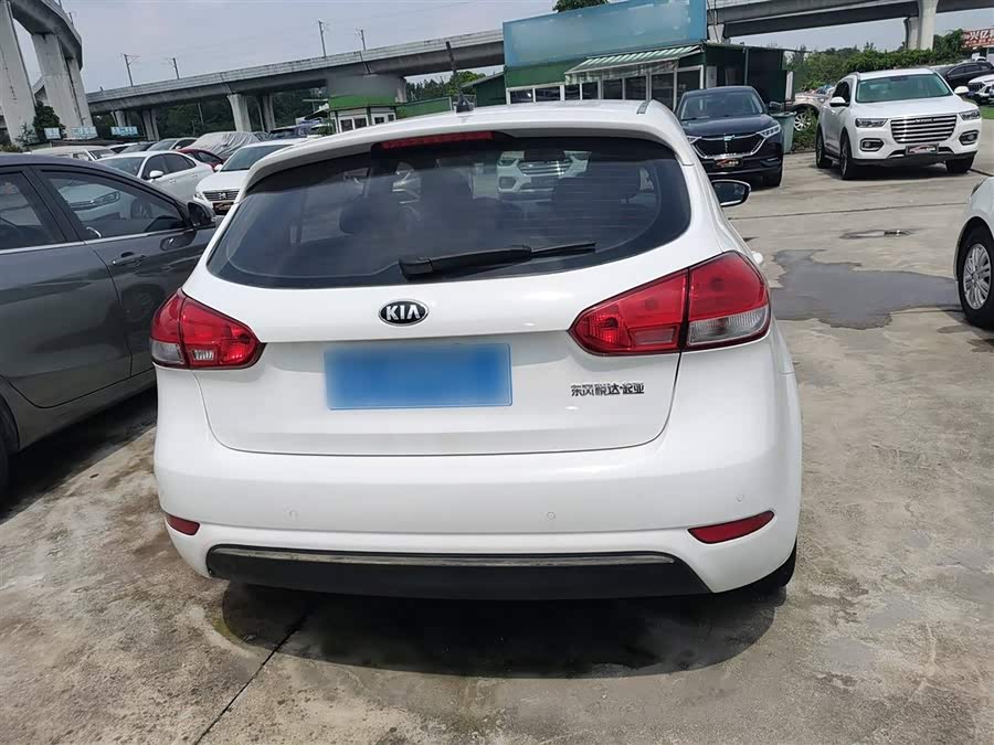 Kia Forte Koup 2015 car image #7