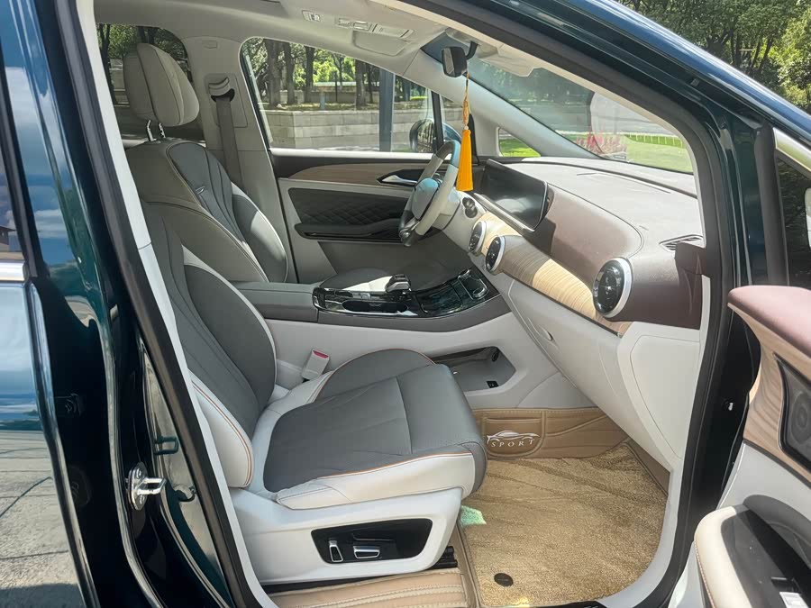 Forthing Yacht 2023 #7 Forthing Yacht 2023 car image #7