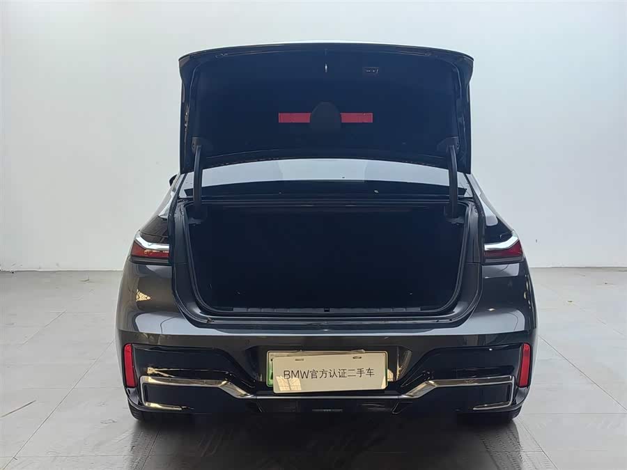 BMW i7 M70L 2024 #7 BMW i7 M70L 2024 car image #7