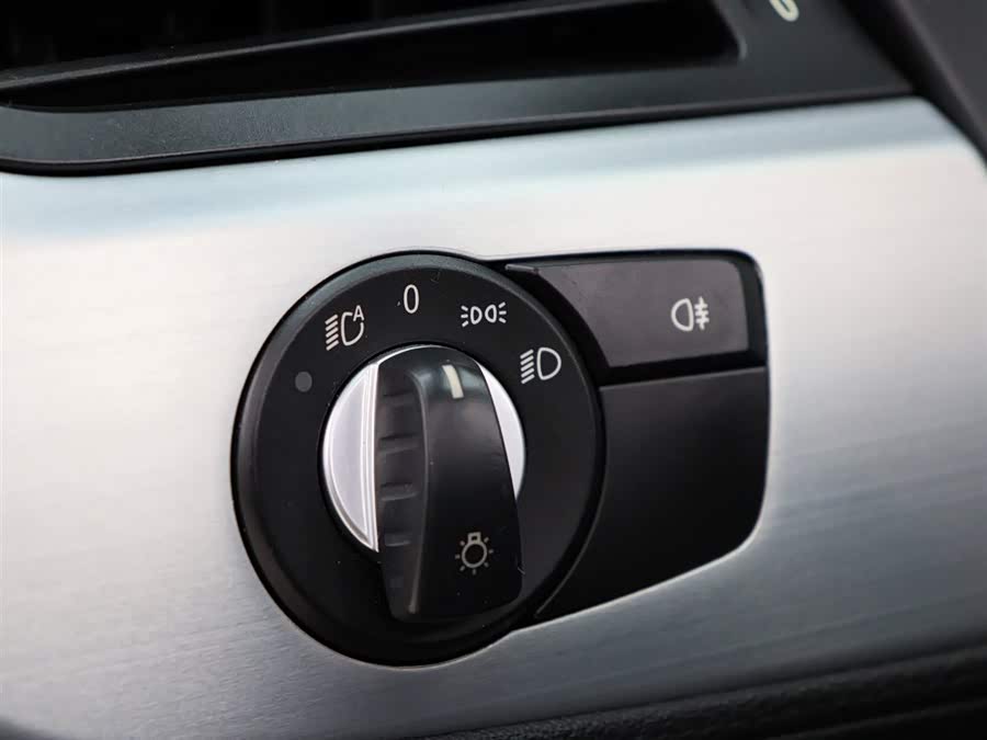 BMW Z4 2010 car image #7