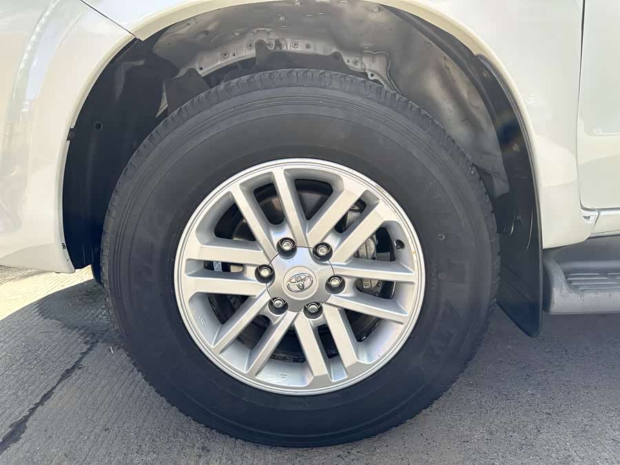 Toyota Fortuner 2016 immagine di auto #7