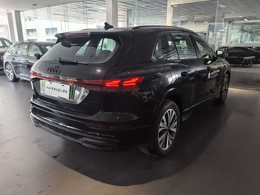 Audi Q5 e-tron 2024 صورة سيارة #7