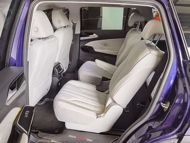 Volkswagen ID.6 X 2021 car image #7