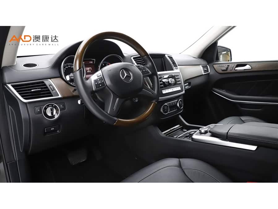 Mercedes-Benz GL Class 2015 car image #7