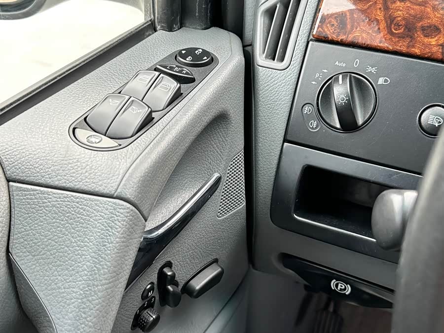 Mercedes-Benz Viano (Imported) 2008 car image #7