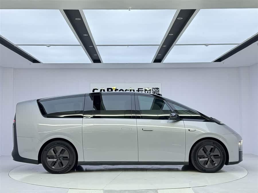 理想汽车 理想MEGA 2024 汽车图片 #7