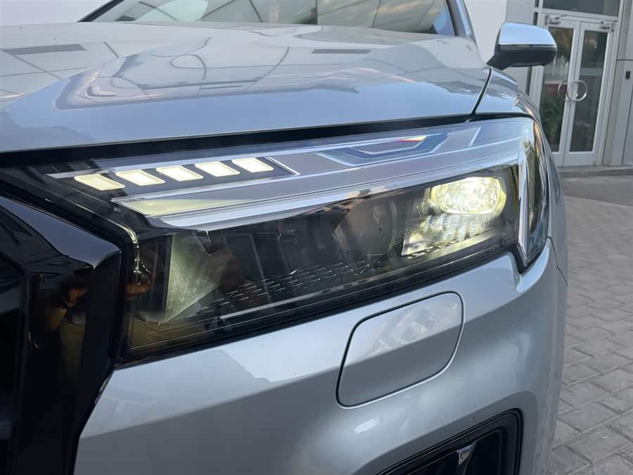 Audi SQ7 2024 immagine di auto #7