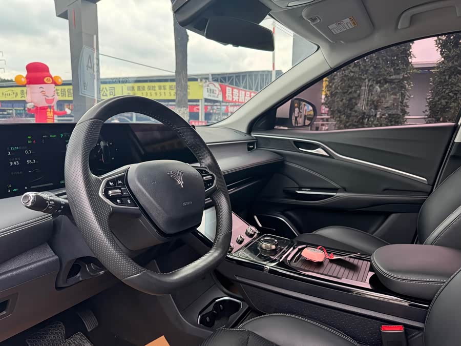 哪吒汽车 哪吒U 2022 汽车图片 #7