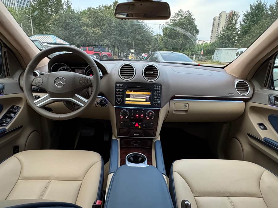 Mercedes-Benz GL Class 2011 car image #7