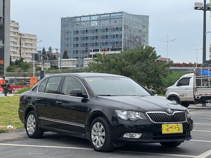 Skoda Superb 2013 car image #7