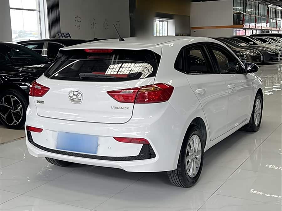 Hyundai Verna RV 2017 immagine di auto #7