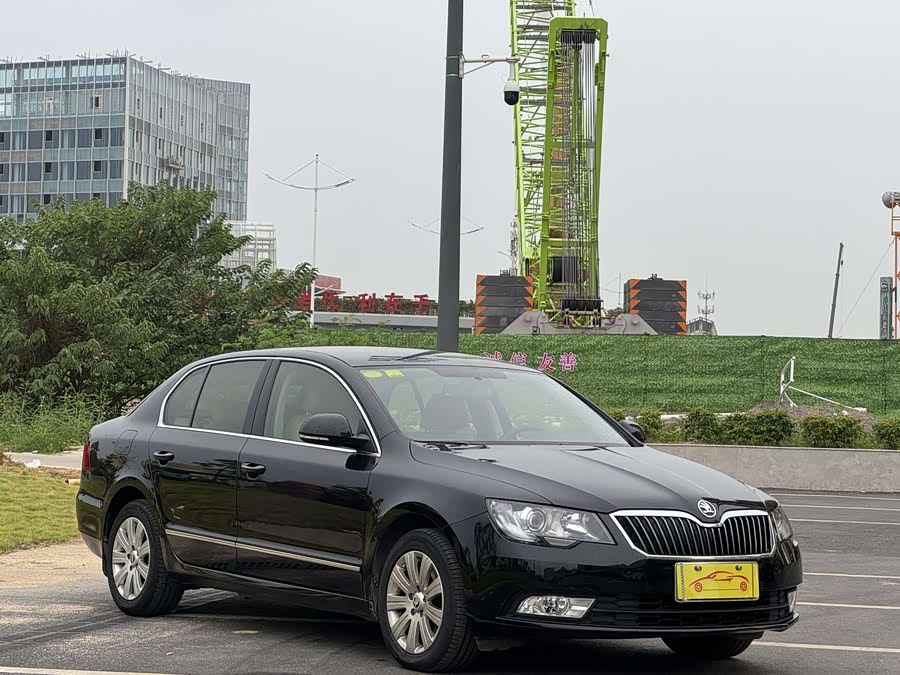 Skoda Superb 2013 car image #7