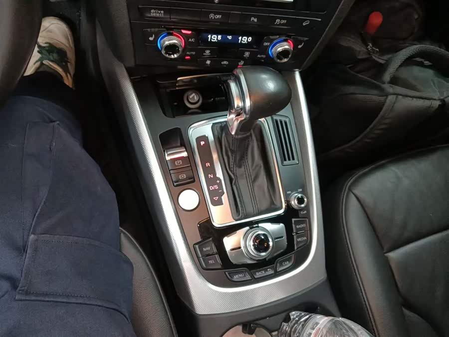 Audi Q5 (Imported) 2016 car image #7