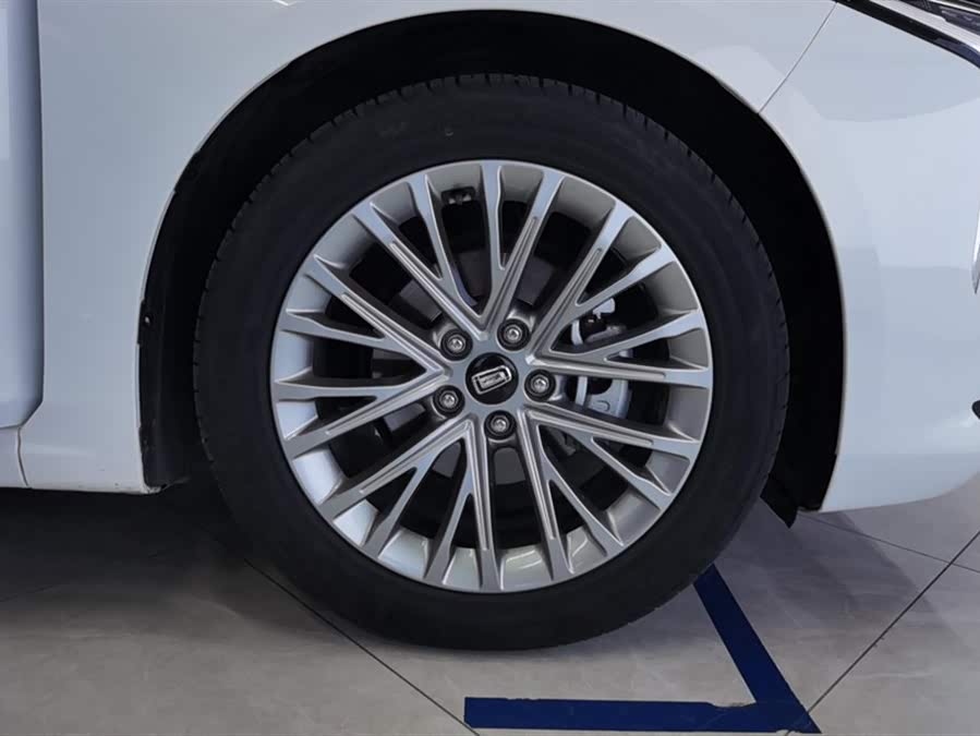 2023 car image #7