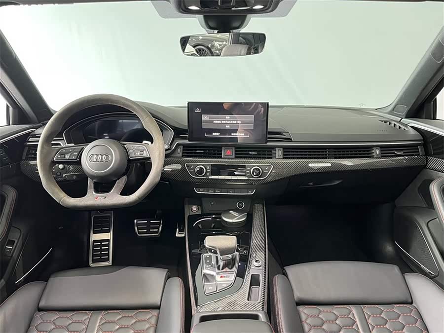 Audi RS 4 2023 car image #7