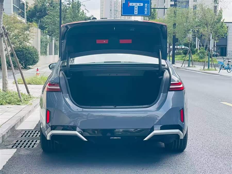 BMW i5 2024 car image #7