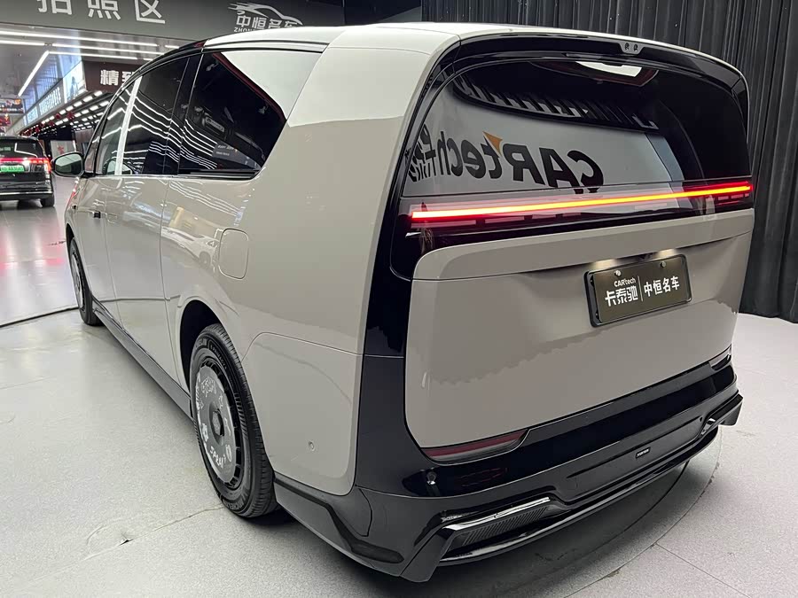 理想汽车 理想MEGA 2025 汽车图片 #7