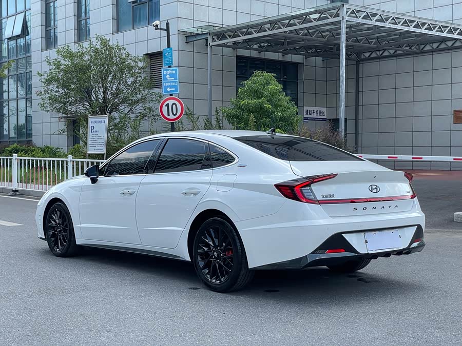 Hyundai Sonata 2023 car image #7