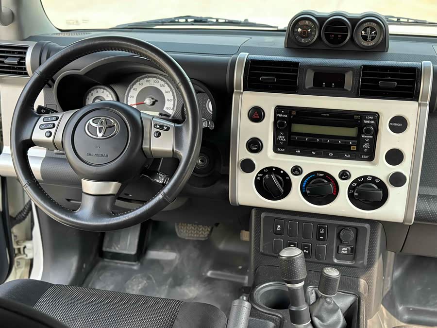Toyota FJ Cruiser 2017 #7 Toyota FJ Cruiser 2017 car image #7