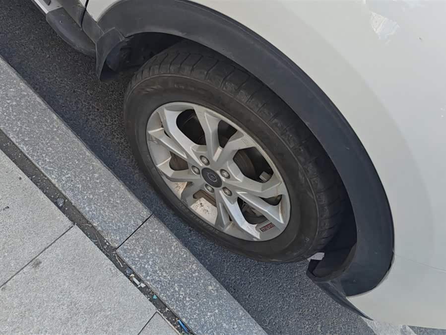 Haval H2s 2016 car image #7