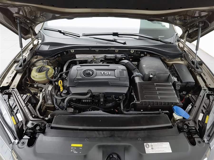 Skoda Superb 2016 car image #7