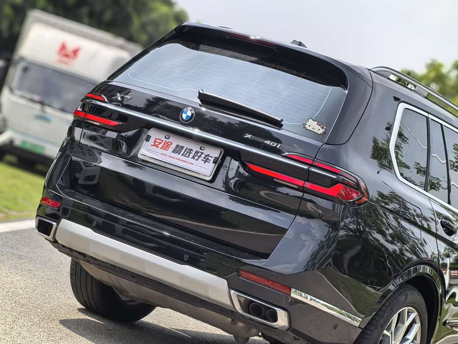 BMW X7 2023 immagine di auto #7
