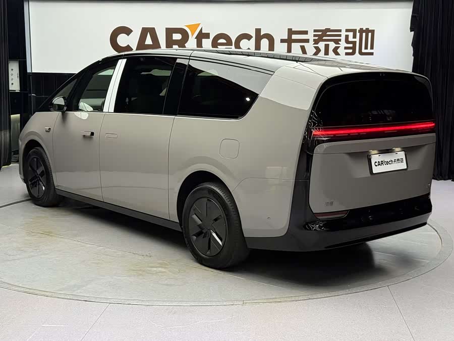 理想汽车 理想MEGA 2024 汽车图片 #7